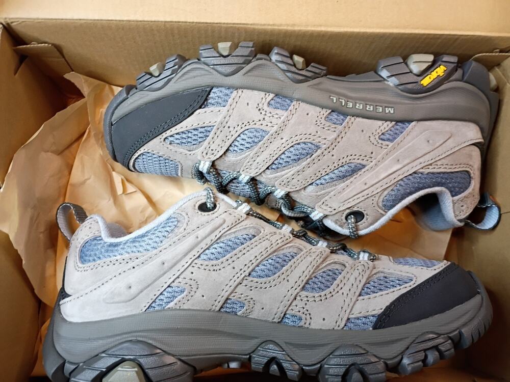 merrell shoes Woman's 6